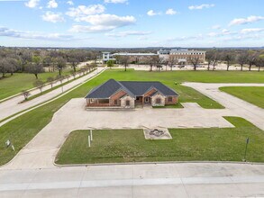 401 Center Court Dr, Bridgeport, TX - Vue aérienne  vue de carte - Image1