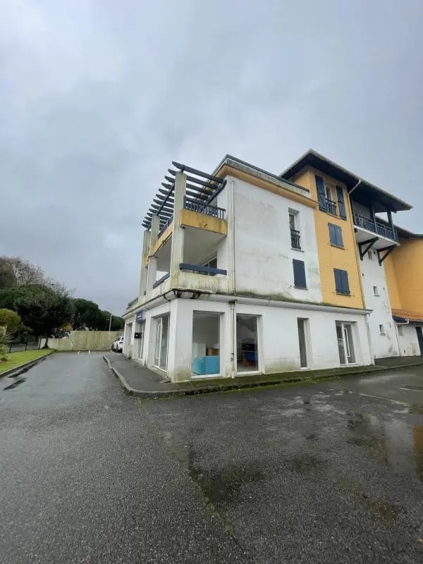 Local commercial dans Anglet à louer Photo de l’immeuble– Image 1 sur 5