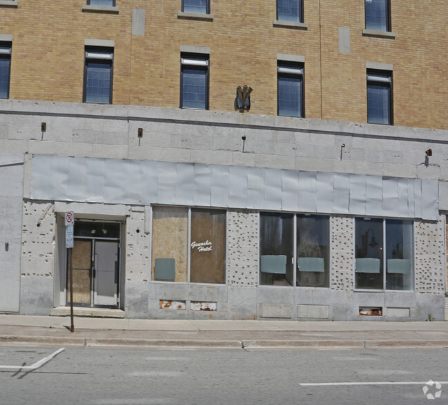 70 King St E, Oshawa, ON à louer - Photo de l’immeuble – Image 2 sur 2