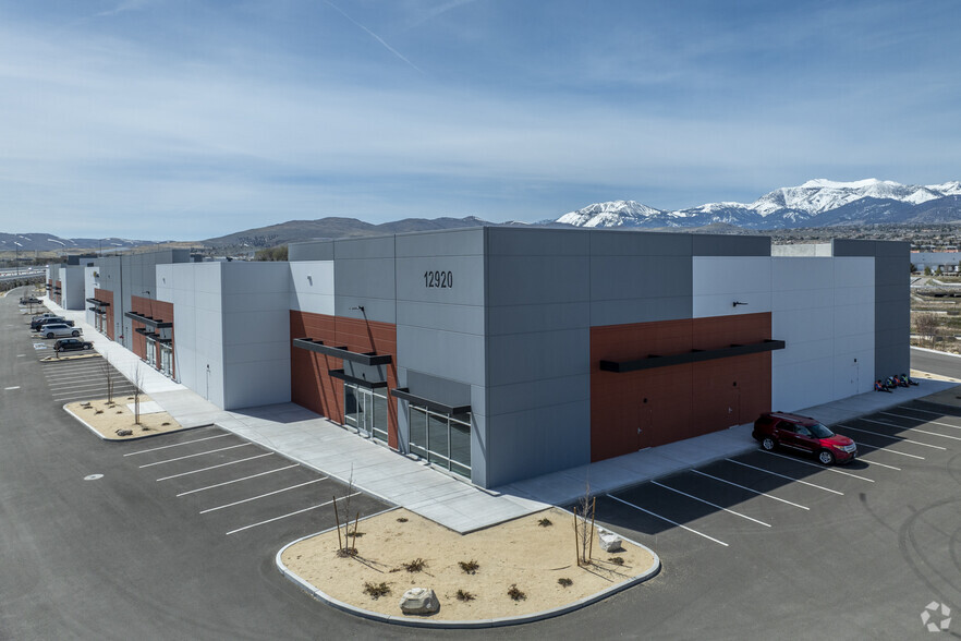 12920 Old Virginia Rd, Reno, NV à louer - Photo de l’immeuble – Image 1 sur 2
