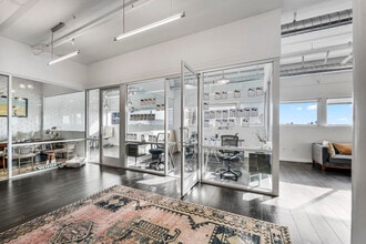 6515 W Sunset Blvd, Hollywood, CA à louer Photo intérieure– Image 2 sur 19