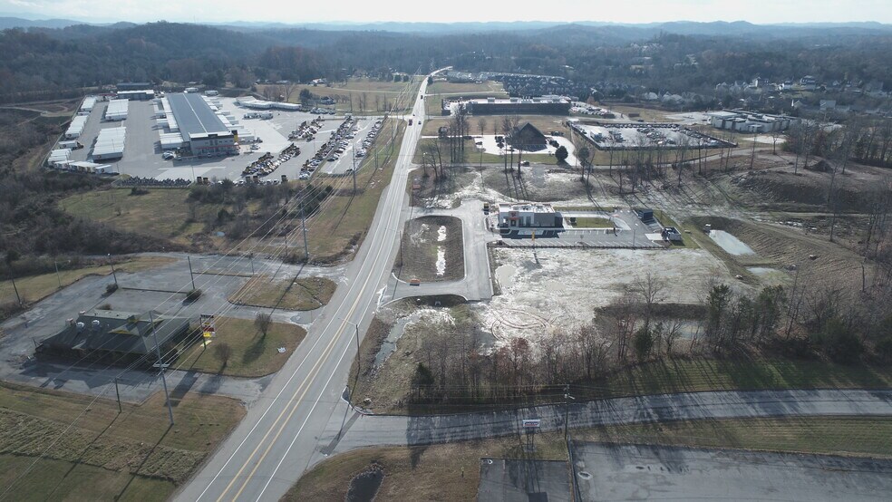 7101 Strawberry Plains Pike, Knoxville, TN à louer - Aérien – Image 2 sur 6