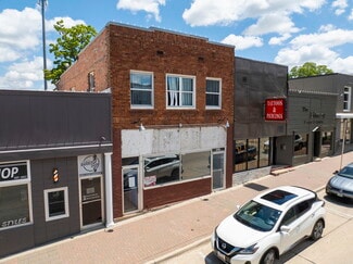 Plus de détails pour 2218 College St, Cedar Falls, IA - Local commercial à louer