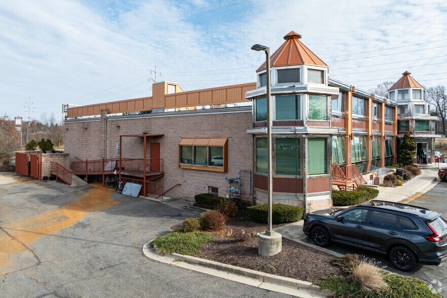1709 Transportation Blvd, Crofton, MD à vendre - Photo de l’immeuble – Image 3 sur 4