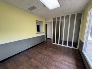 1799 N Waterman Ave, San Bernardino, CA à louer Photo intérieure– Image 2 sur 9