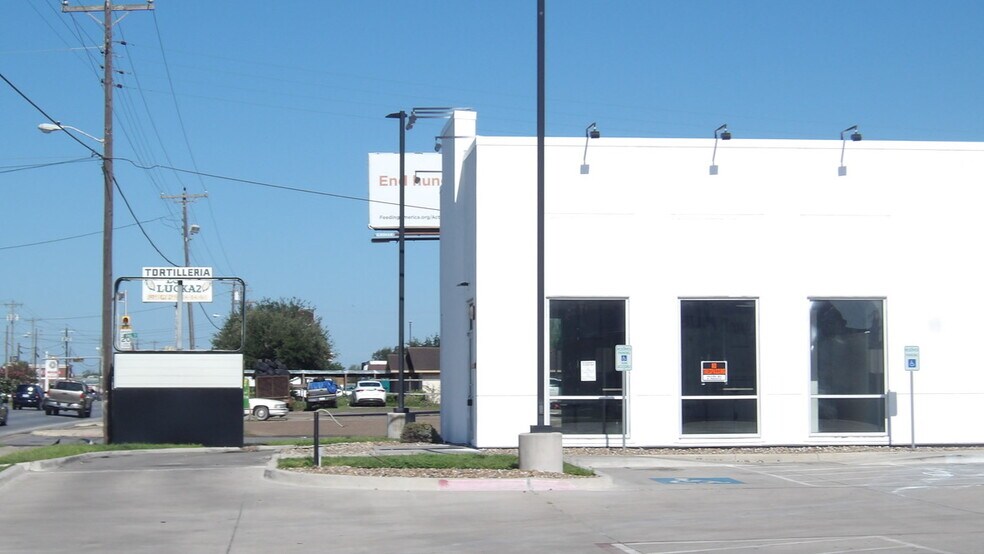 505 E Edinburg Ave, Elsa, TX à louer - Photo de l’immeuble – Image 3 sur 24