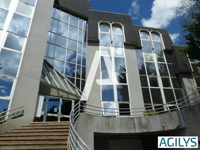 Plus de détails pour Bureau à vendre