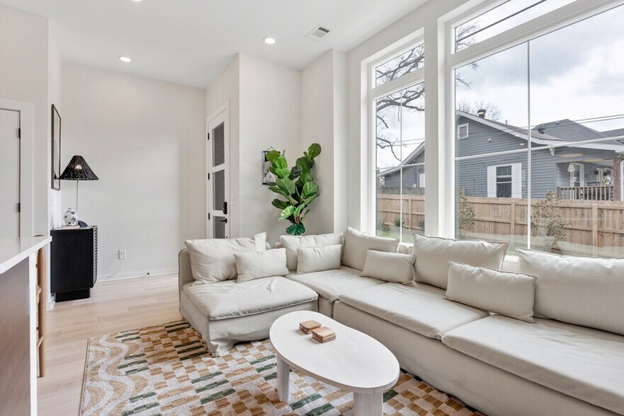 1233 Lischey Ave, Nashville, TN à vendre - Photo intérieure – Image 3 sur 64