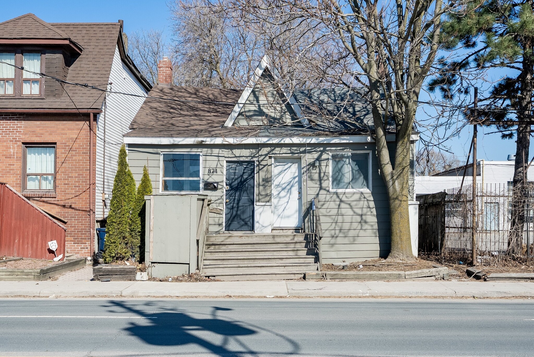 874-880 Eastern Ave & 80 Knox Ave, Toronto, ON à vendre Photo principale– Image 1 sur 6