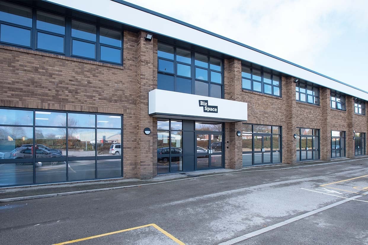 Airfield Way, Christchurch à louer Photo de l’immeuble– Image 1 sur 4