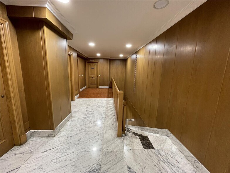 Rúa Do Xeneral Pardiñas, Santiago de Compostela, La Coruna à vendre - Photo de l’immeuble – Image 1 sur 6