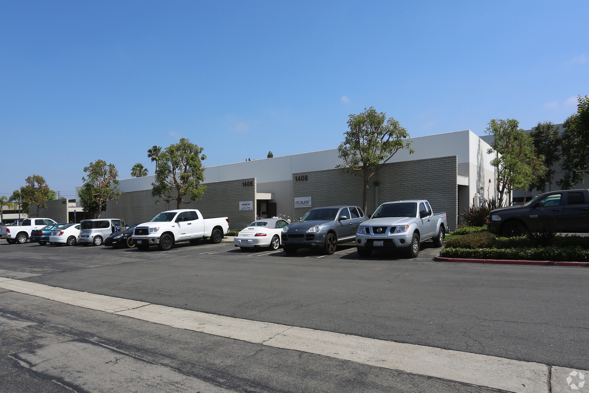1402-1408 N Batavia St, Orange, CA à louer Photo principale– Image 1 sur 13