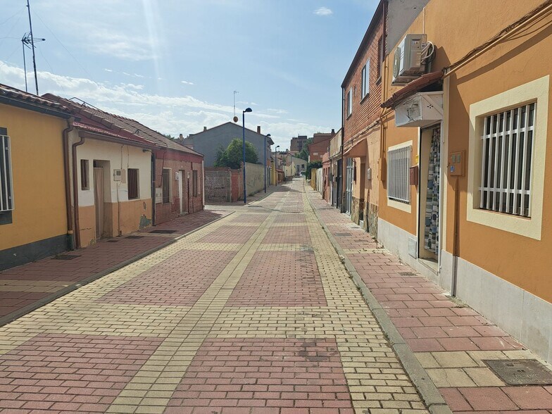 Terrain dans Valladolid à vendre - Photo de l’immeuble – Image 2 sur 15