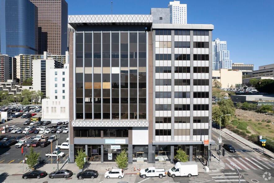 207 S Broadway, Los Angeles, CA à louer - Photo de l’immeuble – Image 3 sur 5