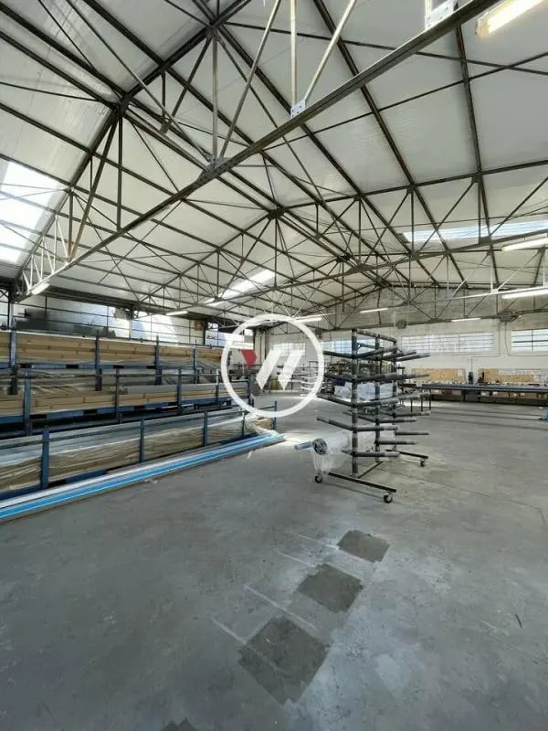 Plus de détails pour Industriel/Logistique à louer