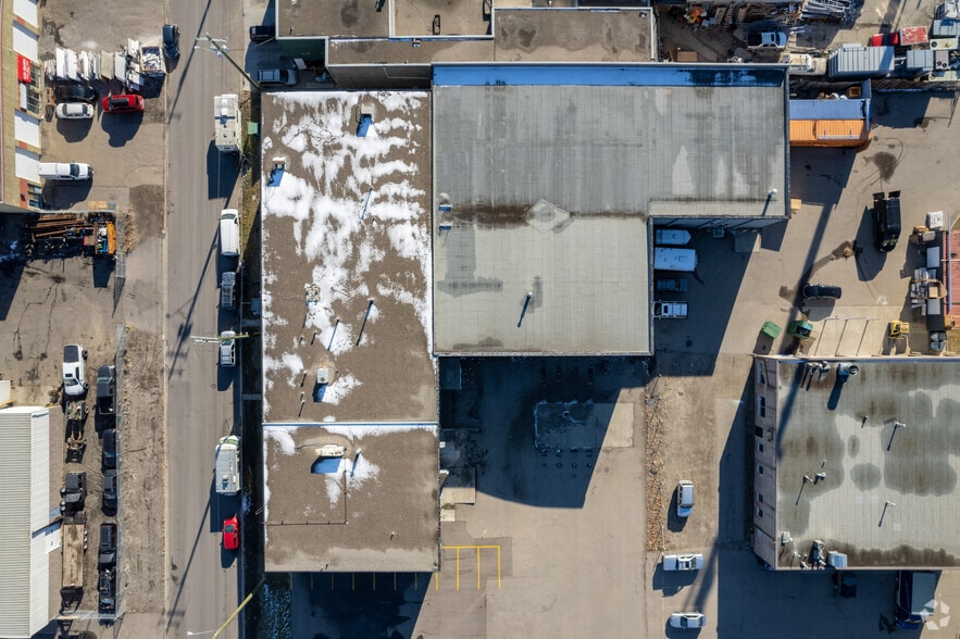 4207 16th St SE, Calgary, AB à louer - Aérien – Image 2 sur 4