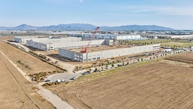 101 Logistics Ctr, Oxnard, CA à louer Photo de la construction– Image 2 sur 9