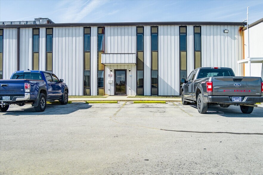 656 Interstate Dr, Crossville, TN à louer - Photo de l’immeuble – Image 3 sur 45