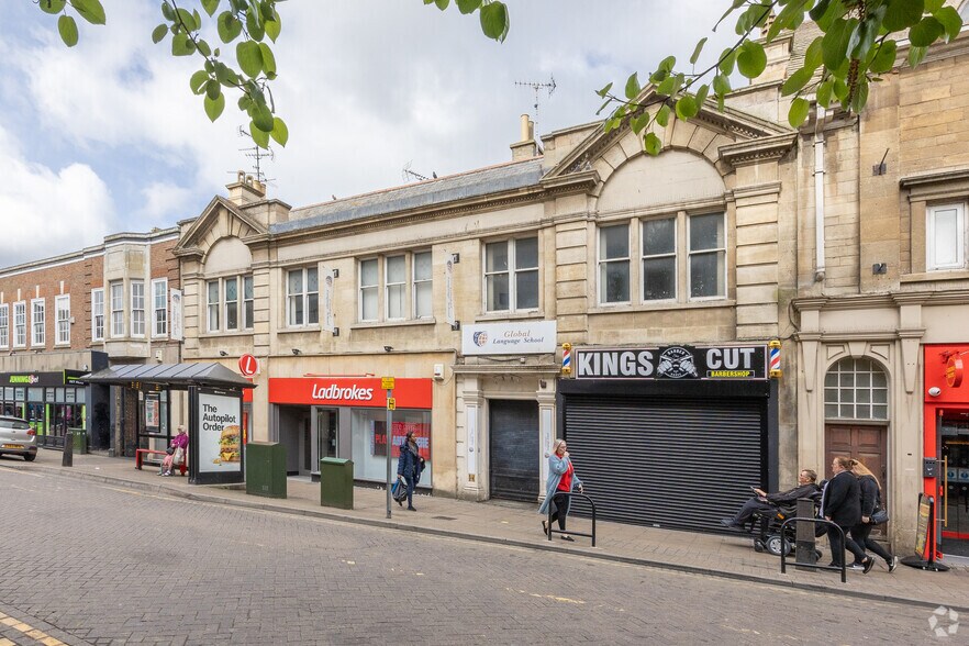 8-14 Broadway, Peterborough à louer - Photo de l’immeuble – Image 1 sur 2