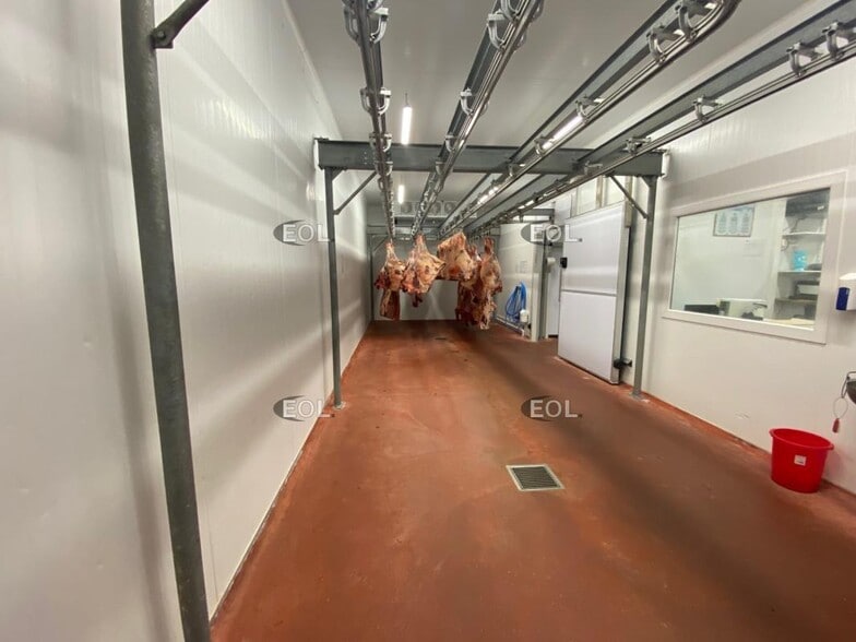 Industriel/Logistique dans Marseille à vendre - Photo de l’immeuble – Image 3 sur 7