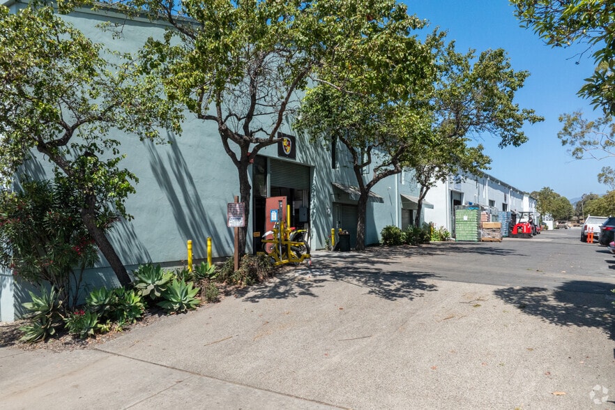 101-149 S Quarantina St, Santa Barbara, CA à louer - Photo principale – Image 1 sur 3