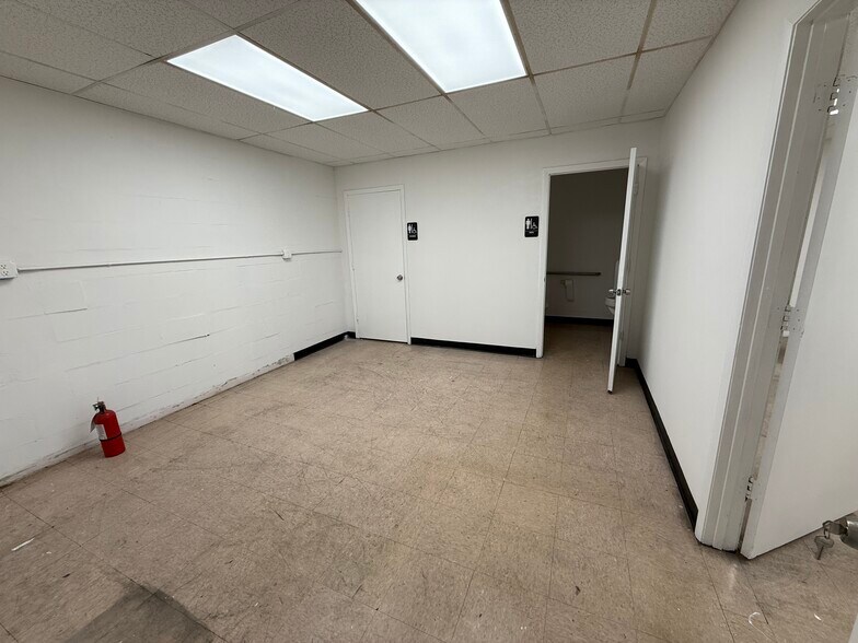 405 N Charles St, Daytona Beach, FL à louer - Photo intérieure – Image 3 sur 8