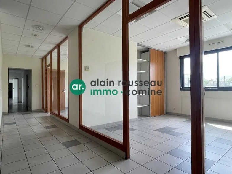 Local d’activités dans Écouflant à louer - Photo intérieure – Image 2 sur 6