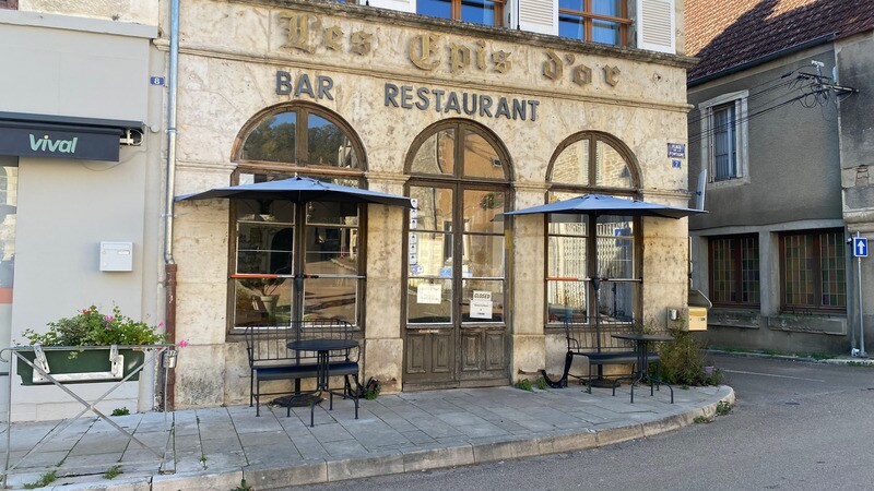 Local d'activités dans L'Isle-sur-Serein à vendre - Photo de l’immeuble – Image 1 sur 22