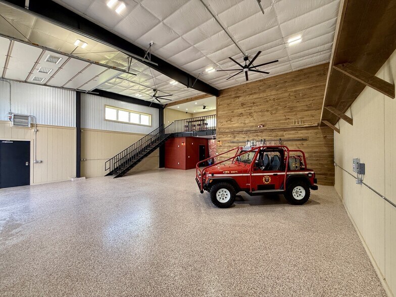 663 Valerie Ave, Hudson, WI à vendre - Photo de l’immeuble – Image 3 sur 15