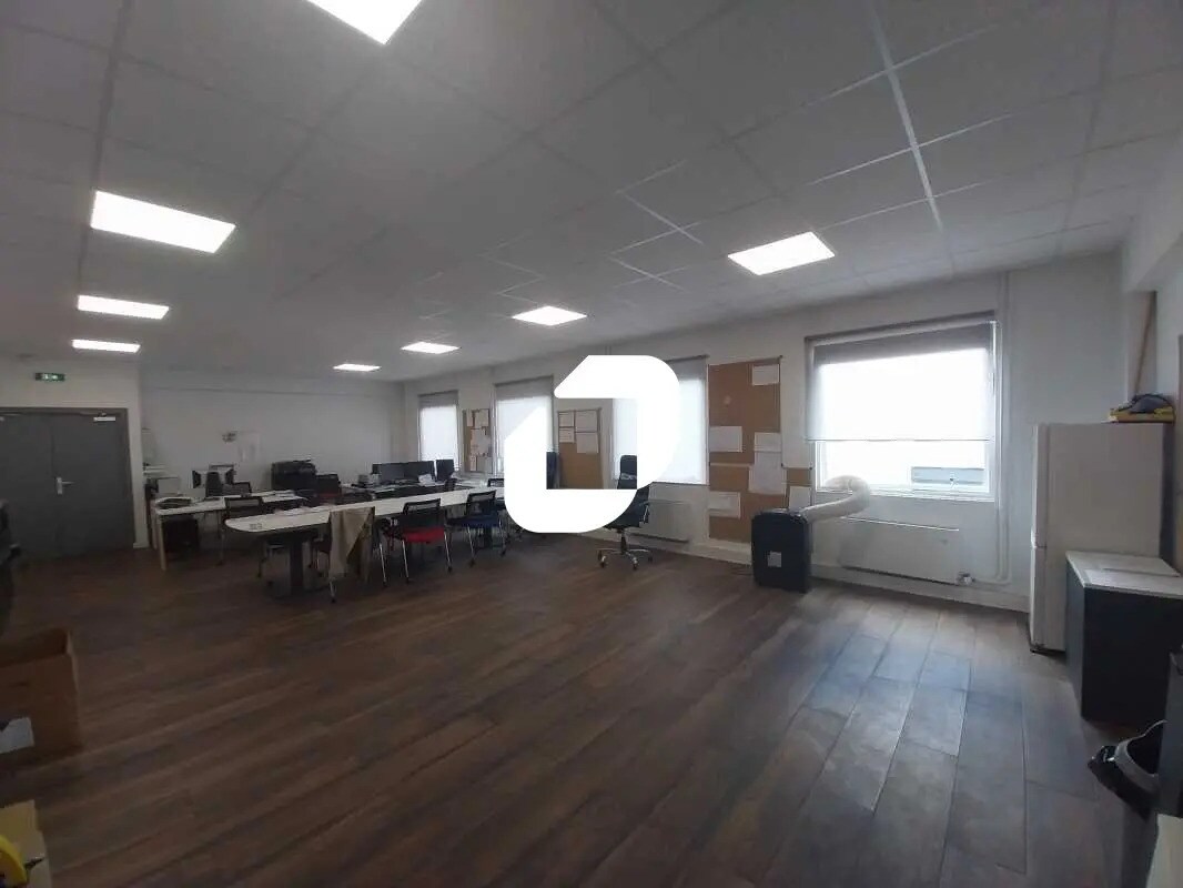 Bureau dans Osny à vendre Photo de l’immeuble– Image 1 sur 9