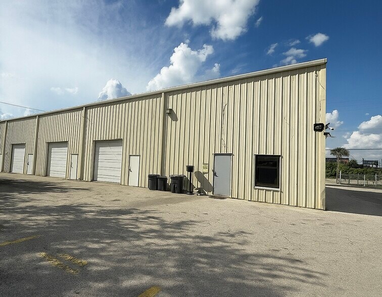 3220 37th St, Orlando, FL à louer - Photo de l’immeuble – Image 2 sur 11