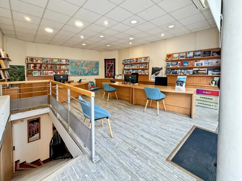 Local commercial dans Paris à louer - Photo de l’immeuble – Image 2 sur 7