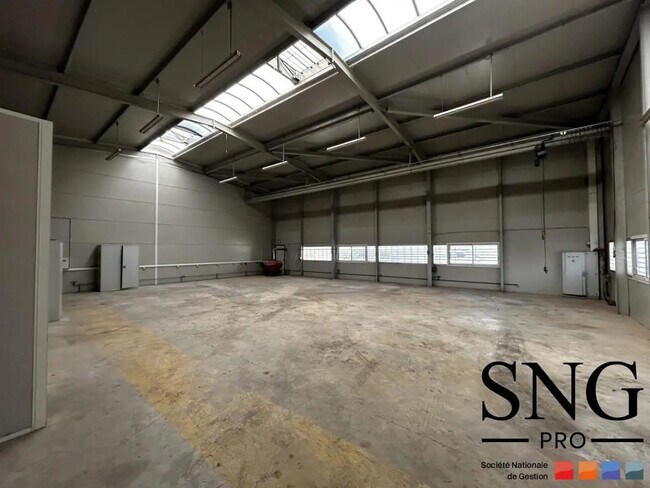 Plus de détails pour Industriel/Logistique à louer