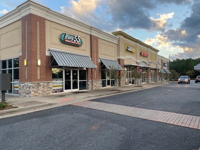 1217 N NC 16 Hwy, Conover, NC à louer Photo de l’immeuble– Image 1 sur 8