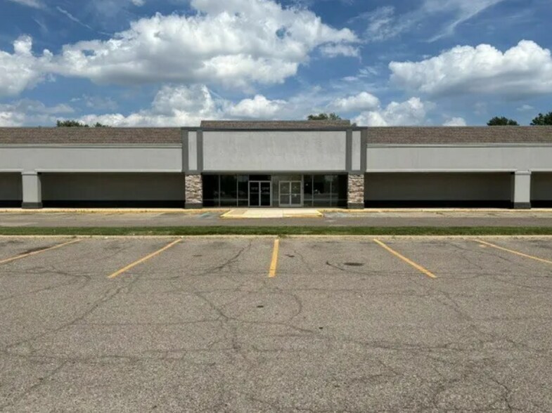 21300-21700 Ecorse Rd, Taylor, MI à louer - Photo de l’immeuble – Image 2 sur 8