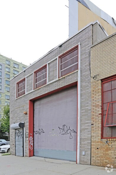 11-23 50th Ave, Long Island City, NY à louer - Photo de l’immeuble – Image 2 sur 2