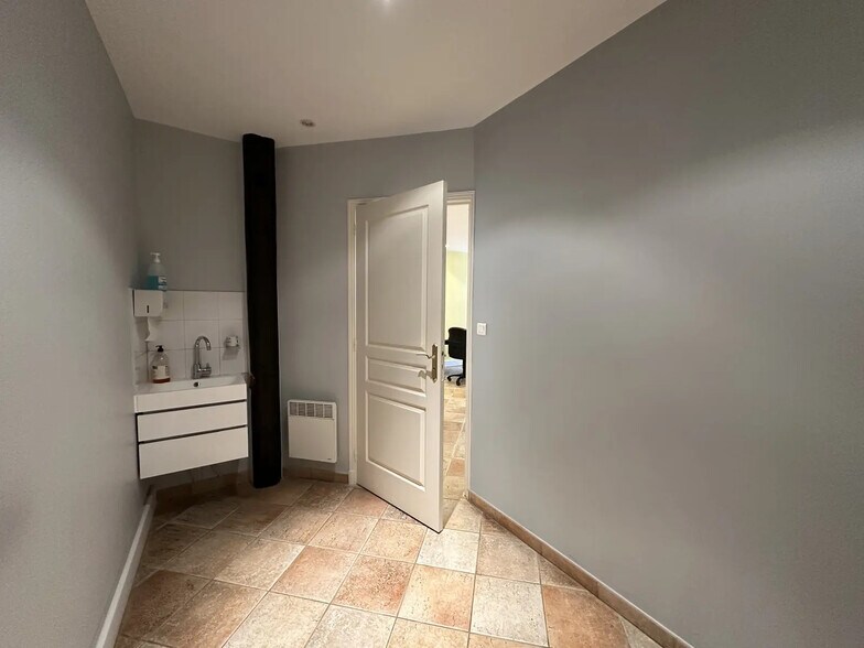 Bureau dans Orléans à vendre - Photo intérieure – Image 2 sur 14