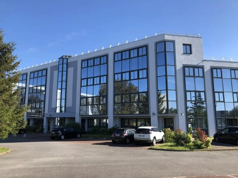 1 Rue Charles Lindbergh, Bouguenais à louer - Photo de l’immeuble – Image 1 sur 8