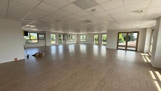 Plus de détails pour Local d'activités à louer