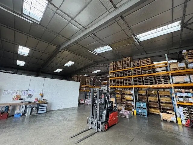Industriel/Logistique dans Saint-Étienne à louer - Photo de l’immeuble – Image 3 sur 7