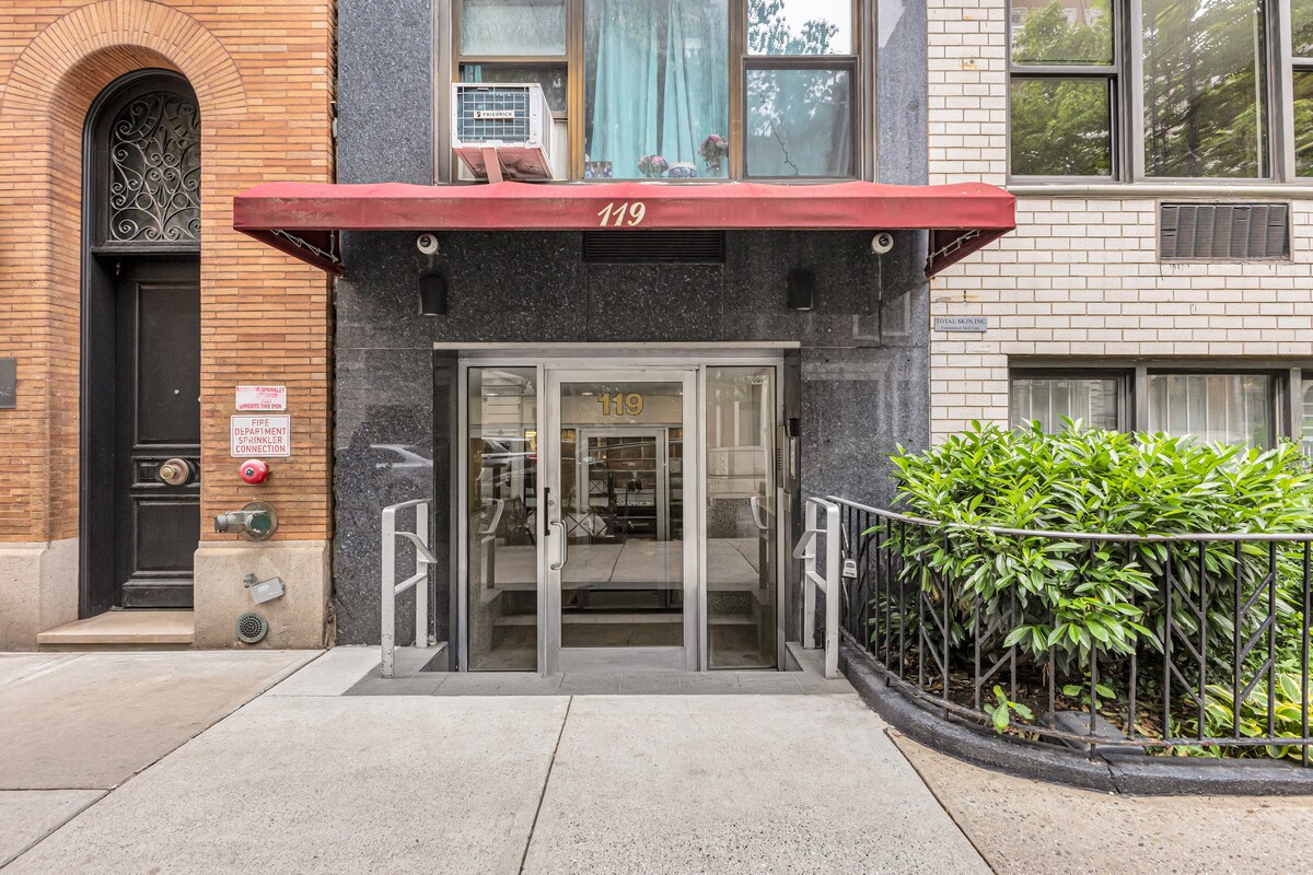 119 E 83rd St, New York, NY à louer Photo de l’immeuble– Image 1 sur 7