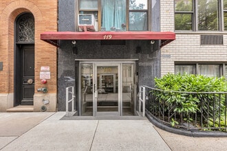 119 E 83rd St, New York, NY à louer Photo de l’immeuble– Image 1 sur 7