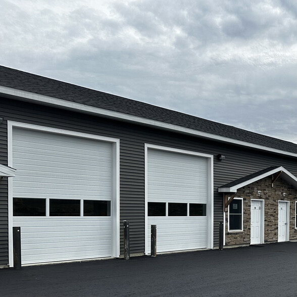 524 Miller Rd, Clifton Park, NY à louer - Photo de l’immeuble – Image 1 sur 2