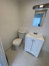 356 Willis Ave, Mineola, NY à louer Photo intérieure– Image 2 sur 4