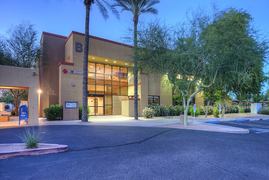 655 S Dobson Rd, Chandler, AZ à louer - Photo principale – Image 1 sur 14