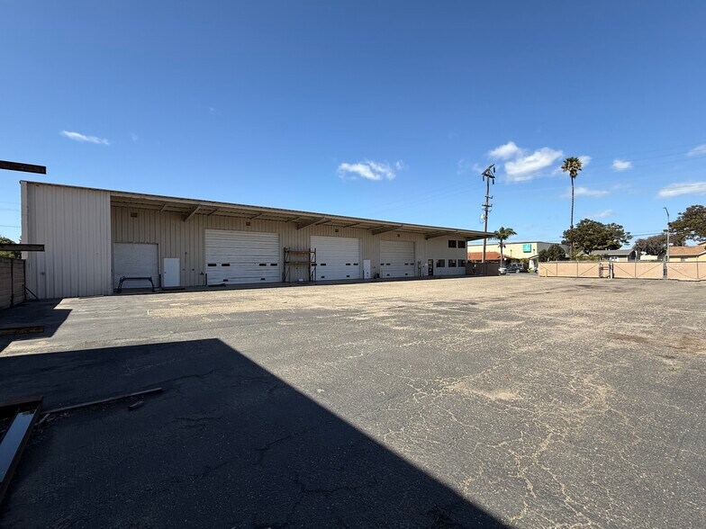 1120 W Cook St, Santa Maria, CA à louer - Photo principale – Image 1 sur 4