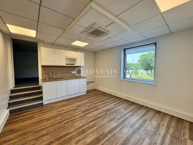 Bureau dans Joinville-le-Pont à louer - Photo de l’immeuble – Image 3 sur 6