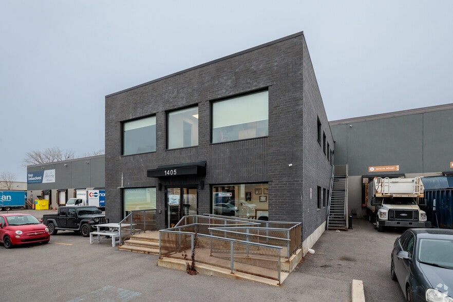 1375-1405 Boul Hymus, Dorval, QC à louer - Photo principale – Image 1 sur 3