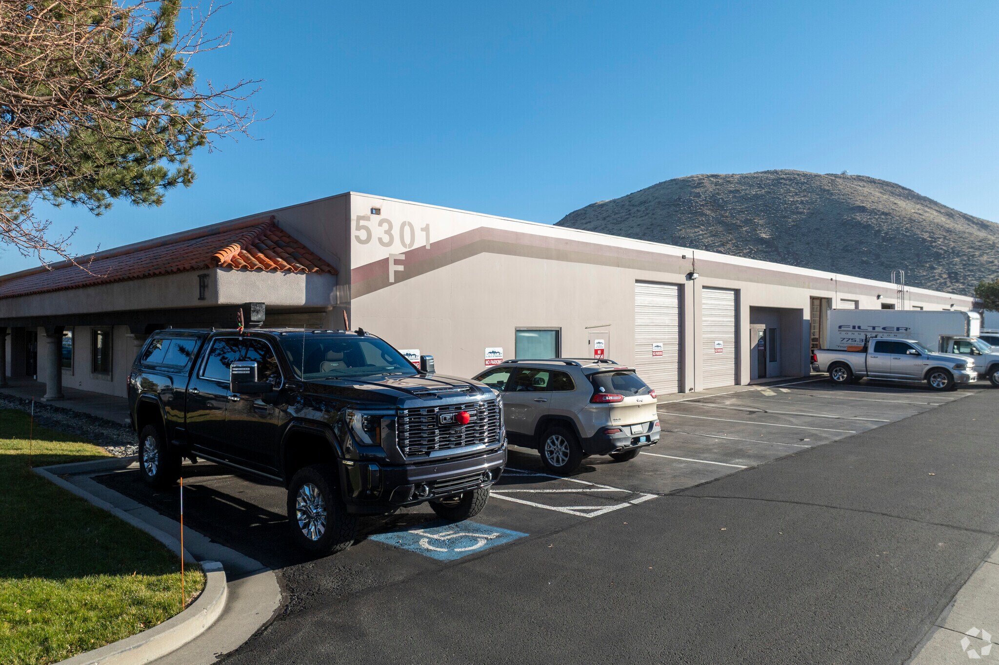 5301 Longley Ln, Reno, NV à louer Photo principale– Image 1 sur 4