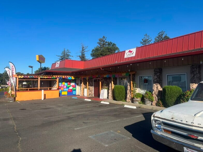 1701 Santa Rosa Ave, Santa Rosa, CA à vendre - Photo de l’immeuble – Image 3 sur 39